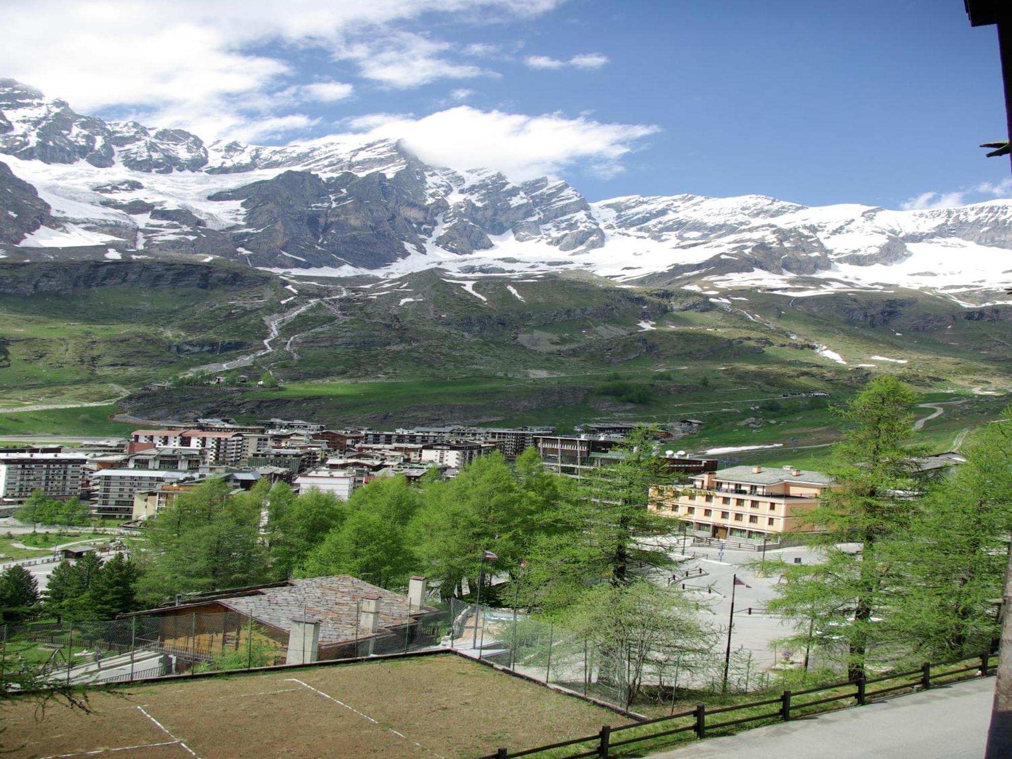 Contemporary Apartment In Breuil Cervinia Near Ski Area エクステリア 写真