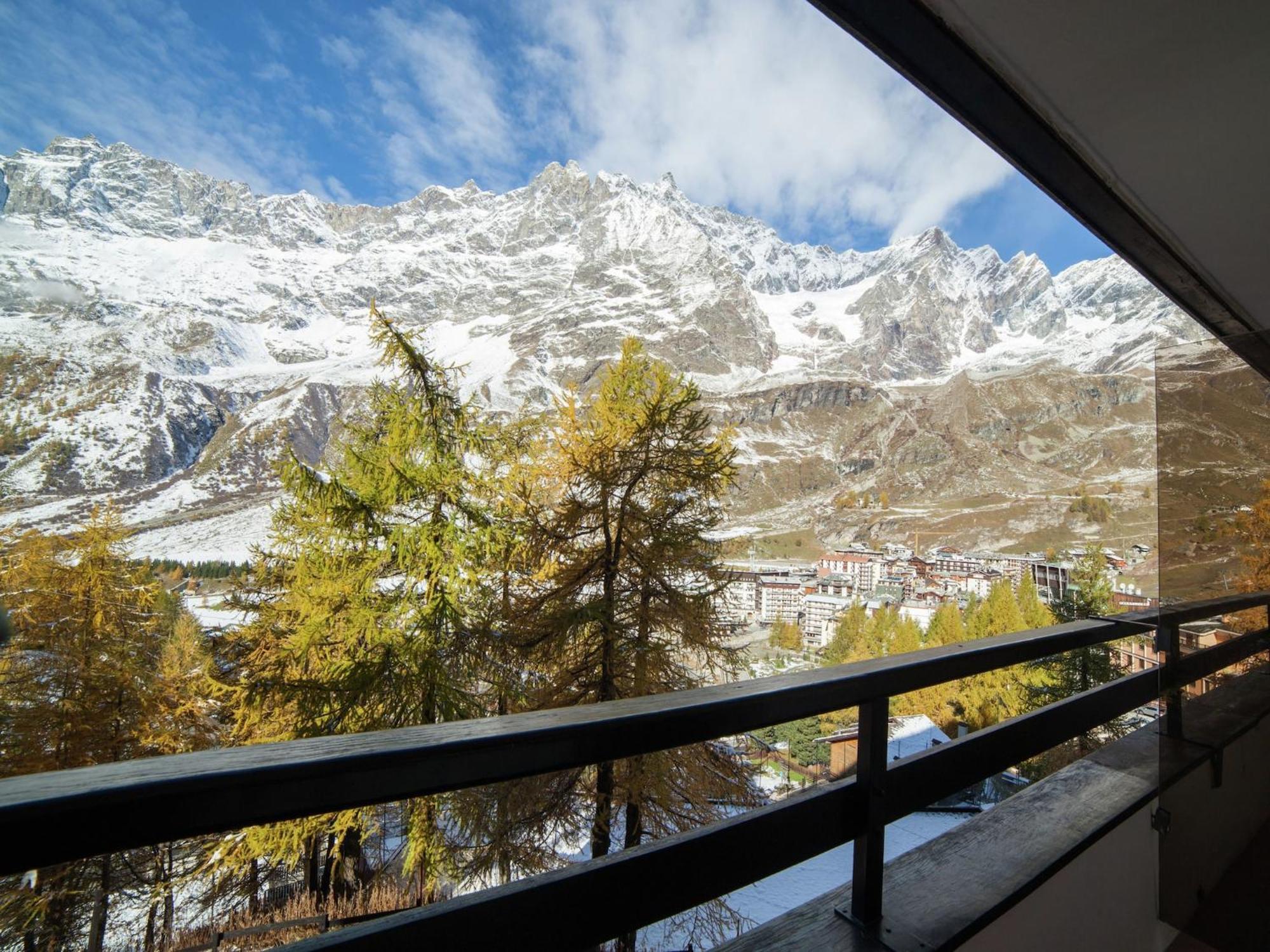 Contemporary Apartment In Breuil Cervinia Near Ski Area エクステリア 写真