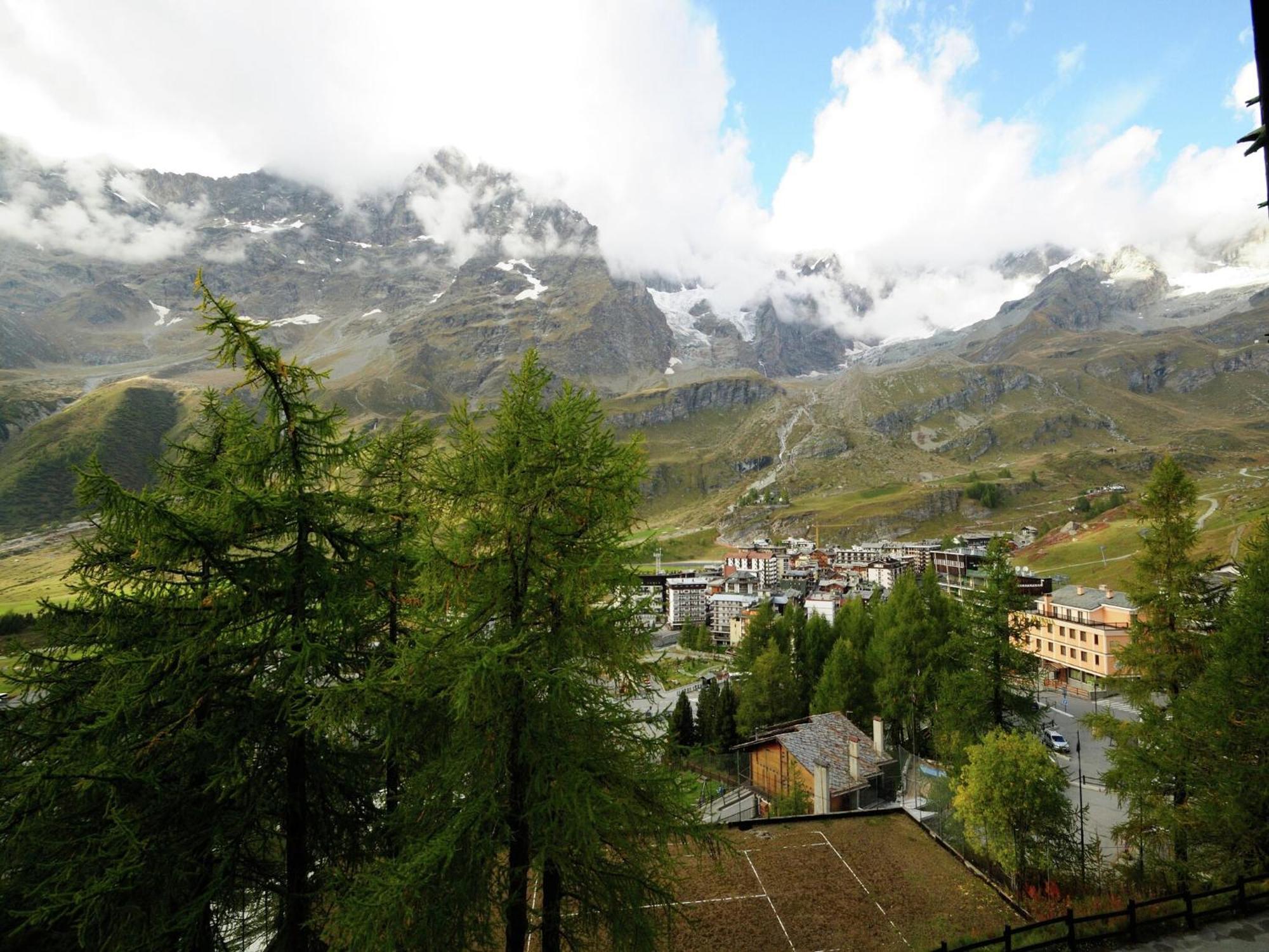 Contemporary Apartment In Breuil Cervinia Near Ski Area エクステリア 写真