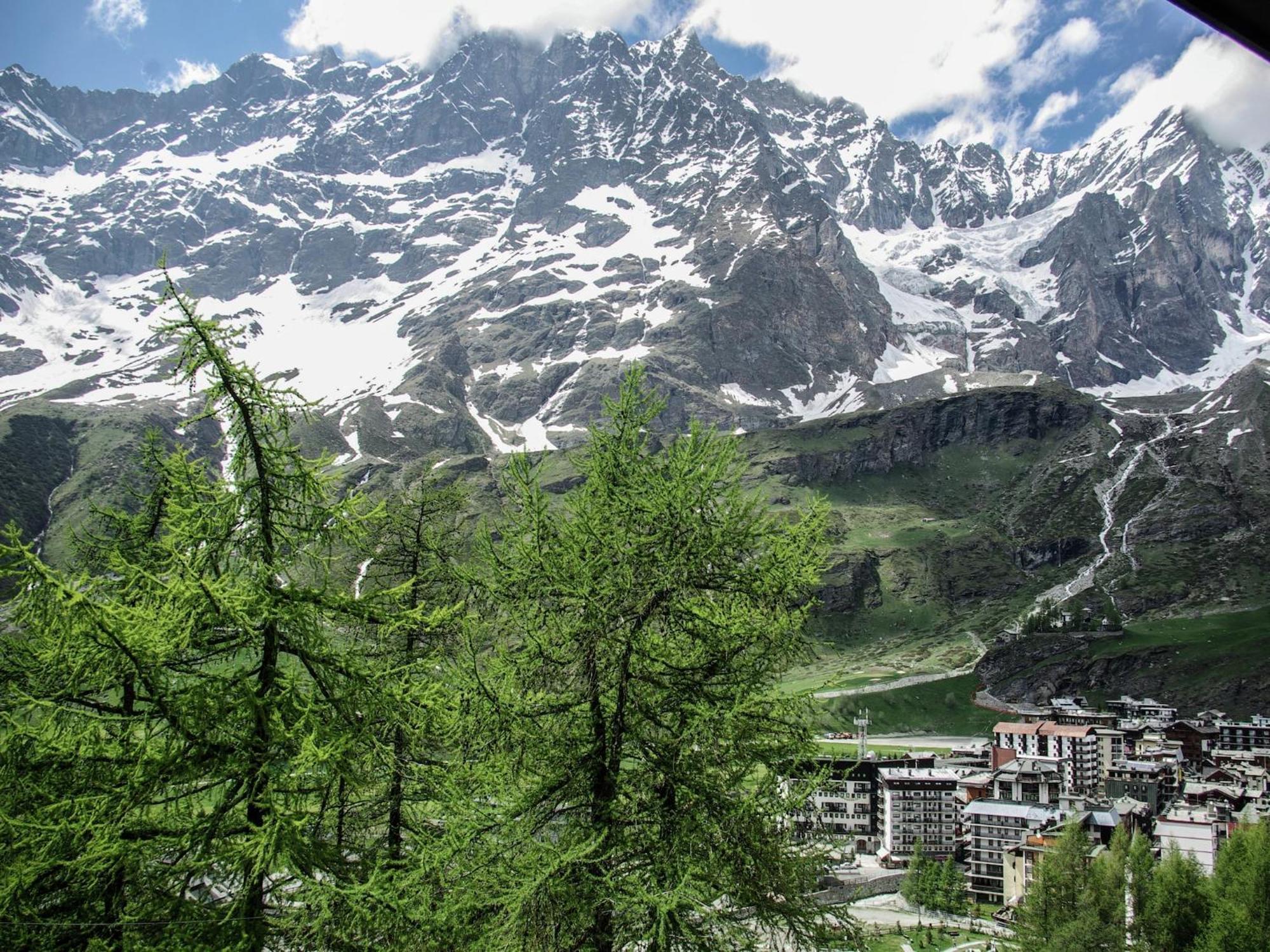 Contemporary Apartment In Breuil Cervinia Near Ski Area エクステリア 写真
