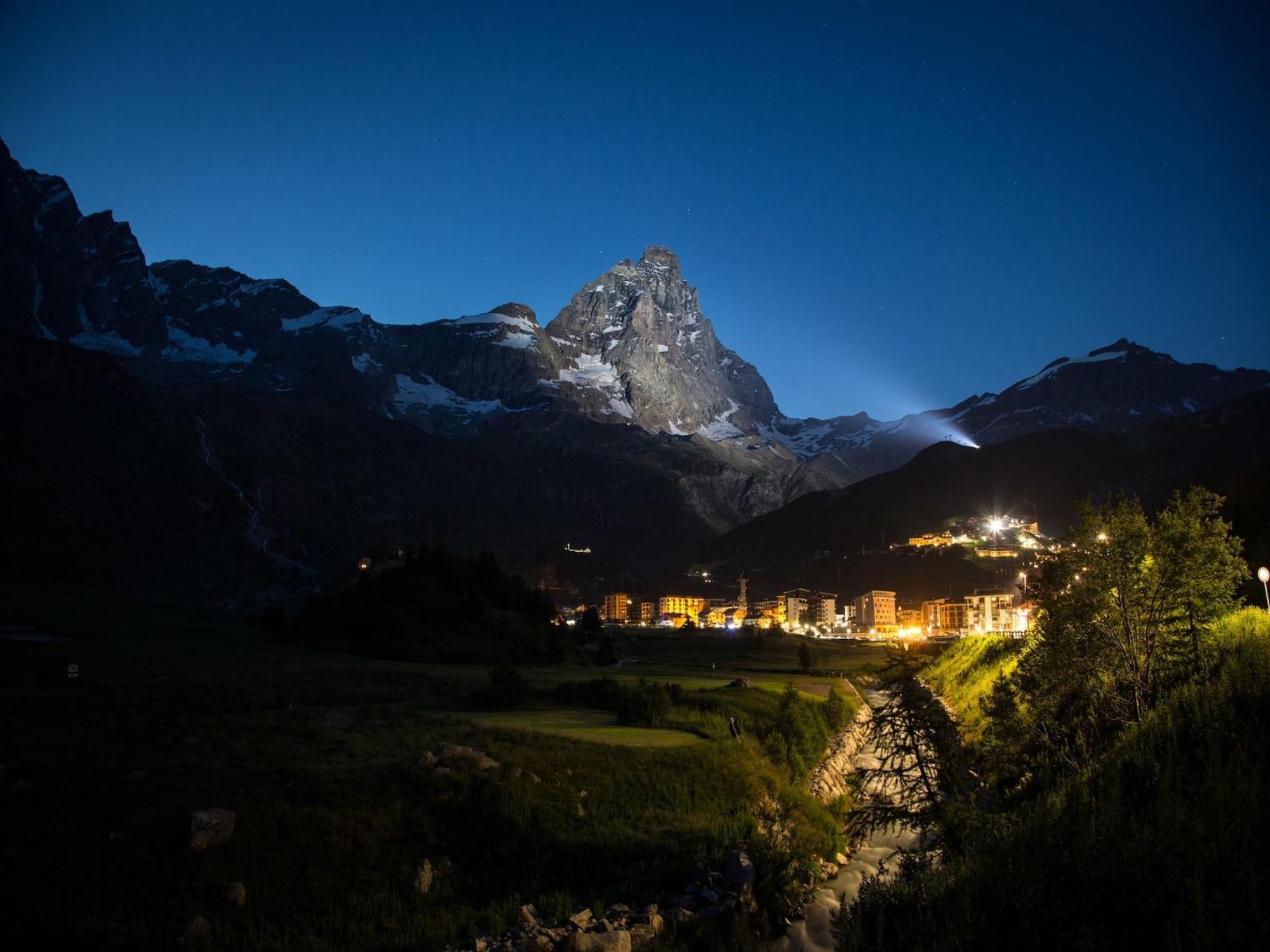 Contemporary Apartment In Breuil Cervinia Near Ski Area エクステリア 写真