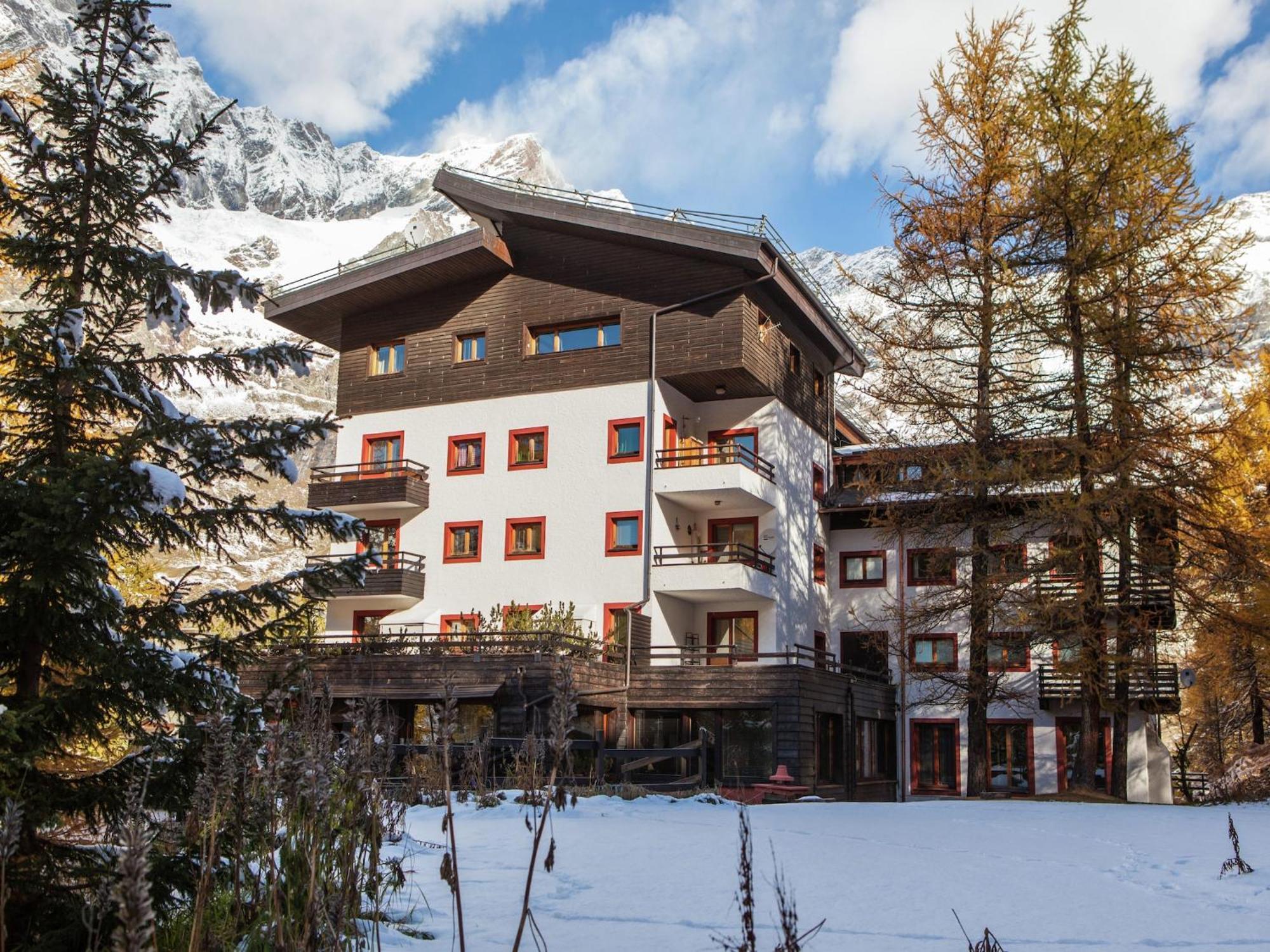 Contemporary Apartment In Breuil Cervinia Near Ski Area エクステリア 写真
