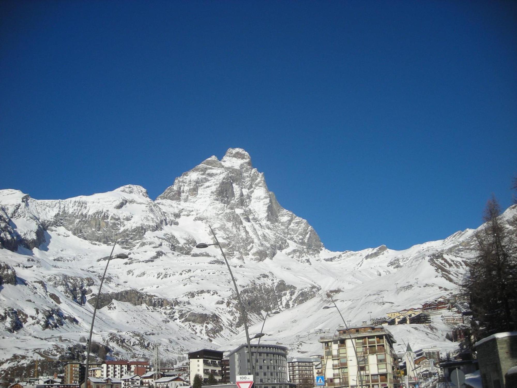 Contemporary Apartment In Breuil Cervinia Near Ski Area エクステリア 写真